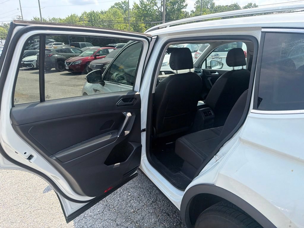 Used 2018 Volkswagen Tiguan SE AWD/4WD image 8