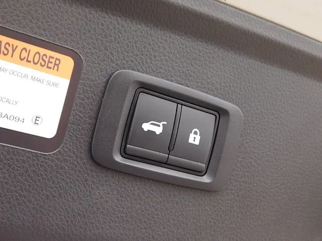 Used 2025 Mitsubishi Eclipse Cross SE image 9