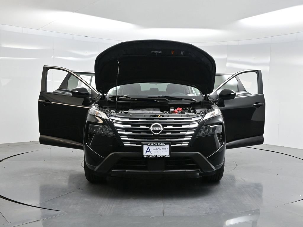 Used 2024 Nissan Rogue SV image 41