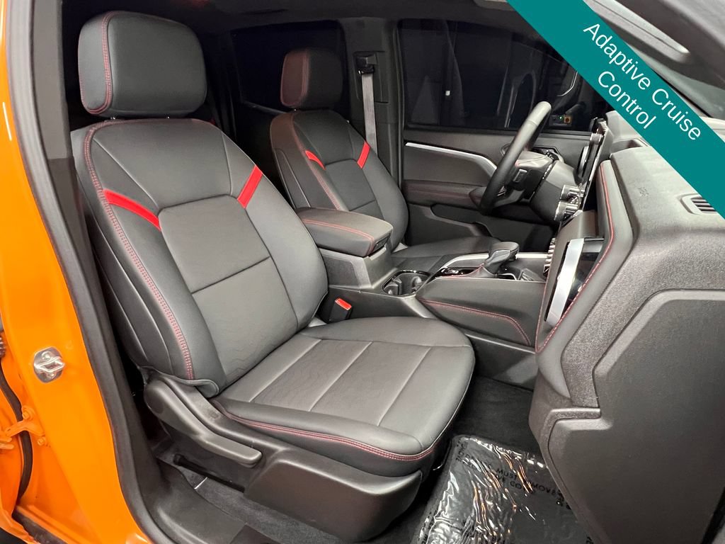 Used 2025 Chevrolet Colorado Z71 w/ Technology Package AWD/4WD image 8