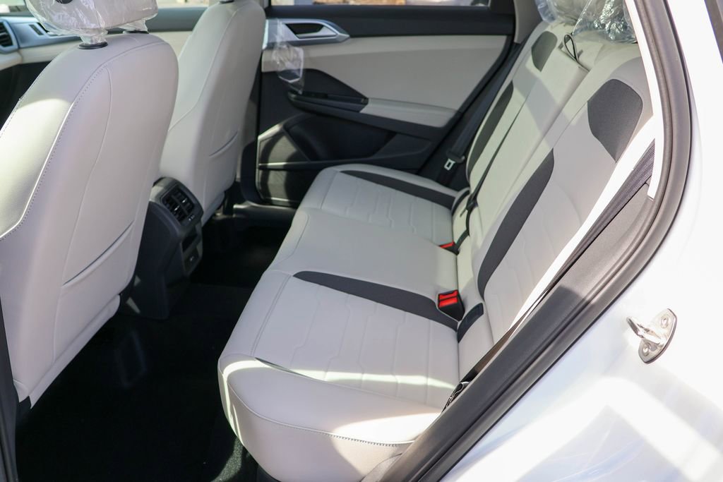 New 2025 Volkswagen Taos SE image 35