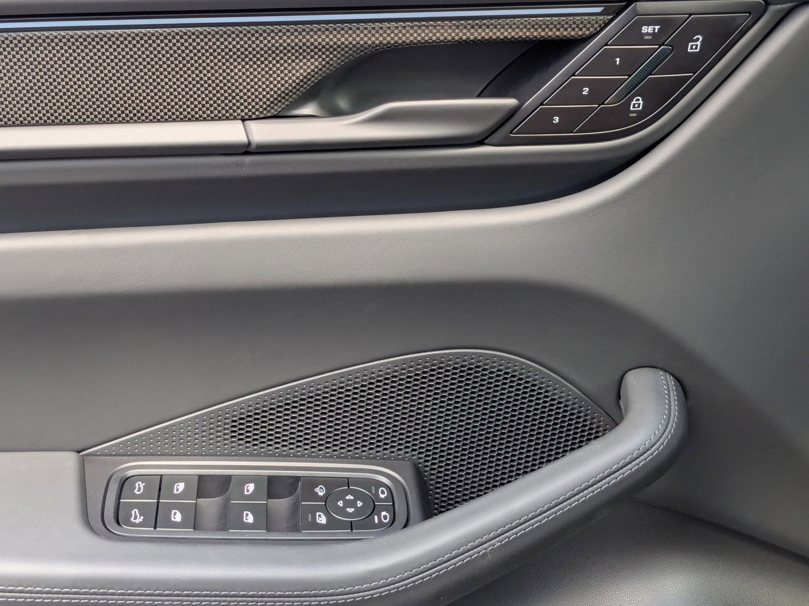 New 2025 Porsche Macan Turbo Electric image 15