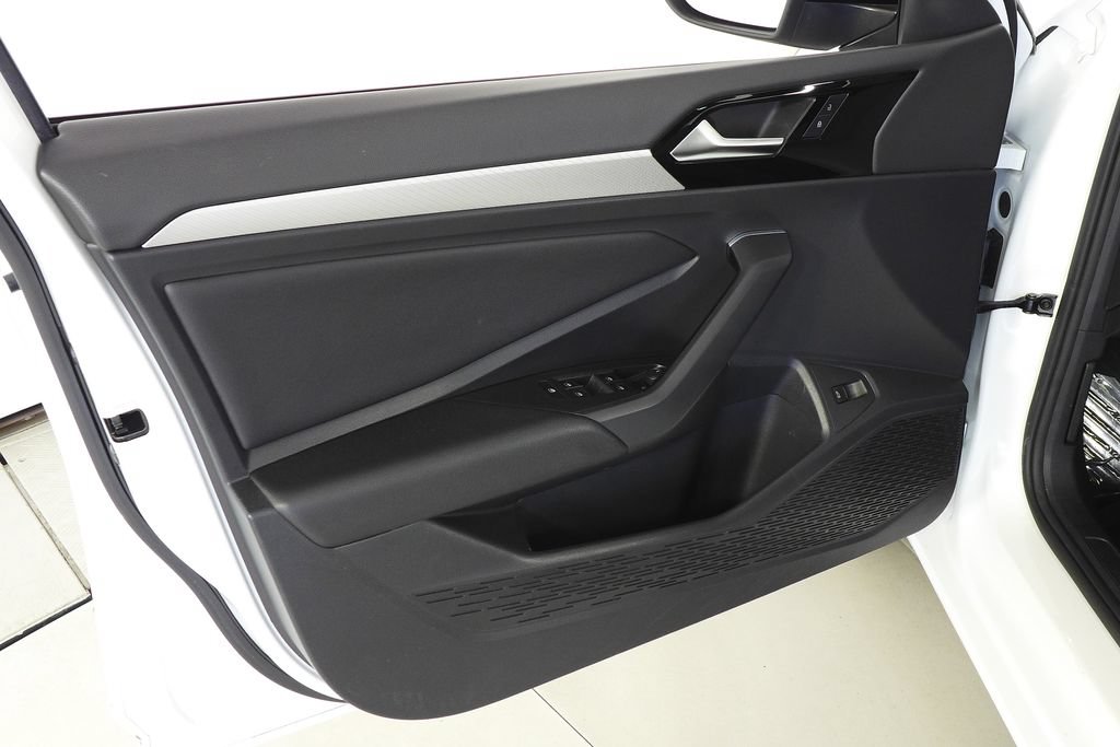 Used 2019 Volkswagen Jetta R-Line FWD image 11