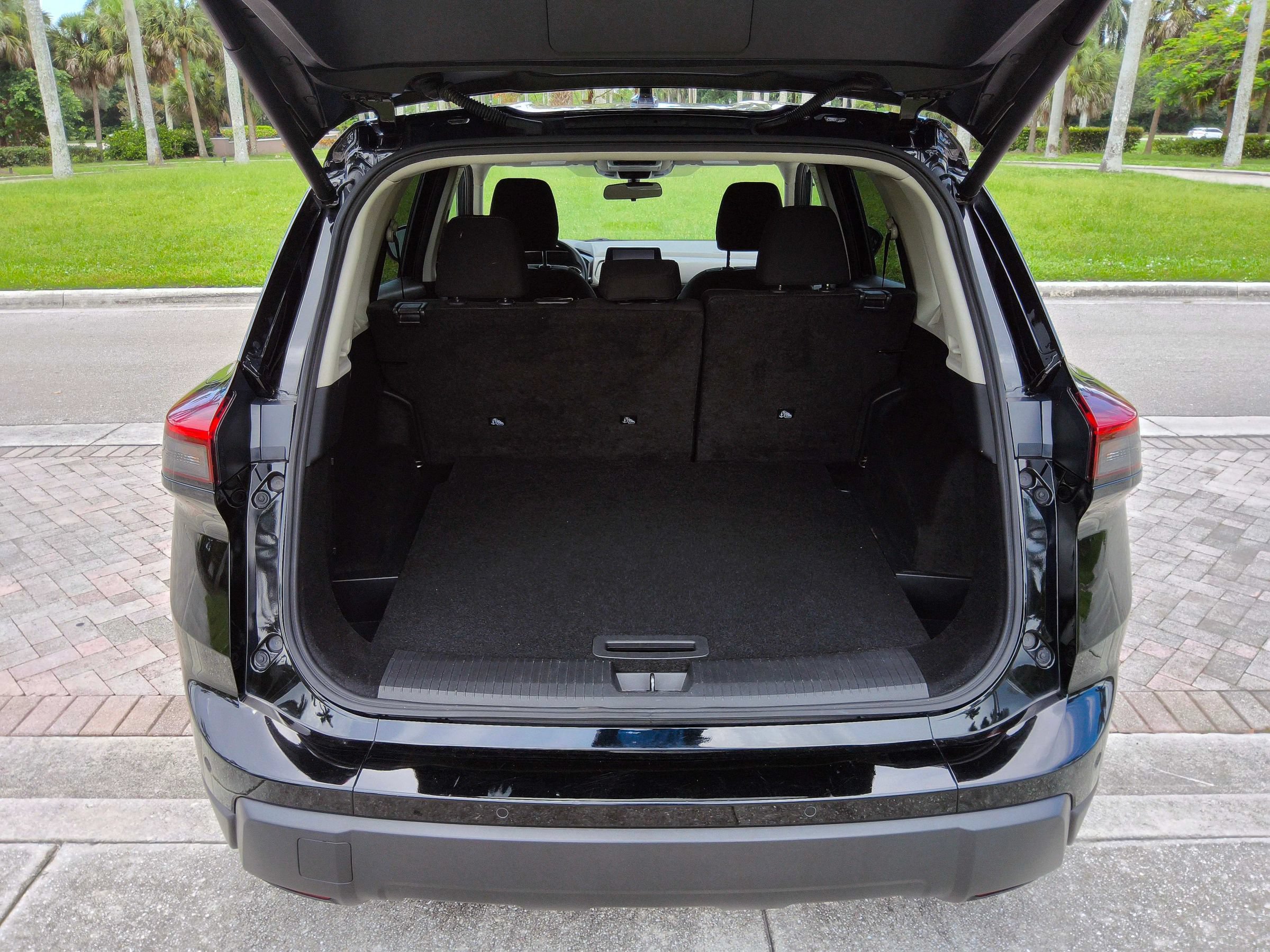 Used 2024 Nissan Rogue SV FWD image 49