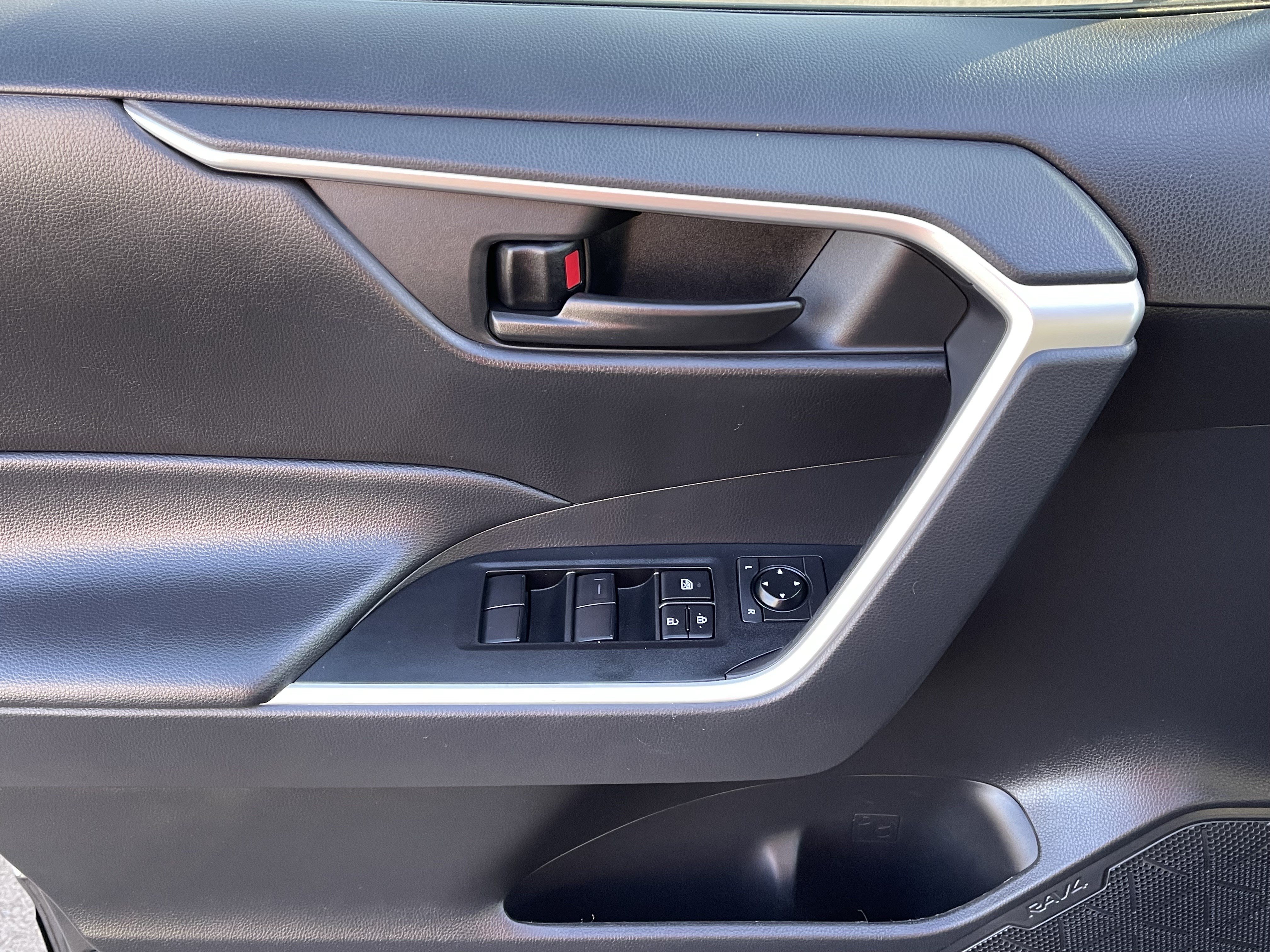 Certified 2023 Toyota RAV4 LE AWD/4WD image 15