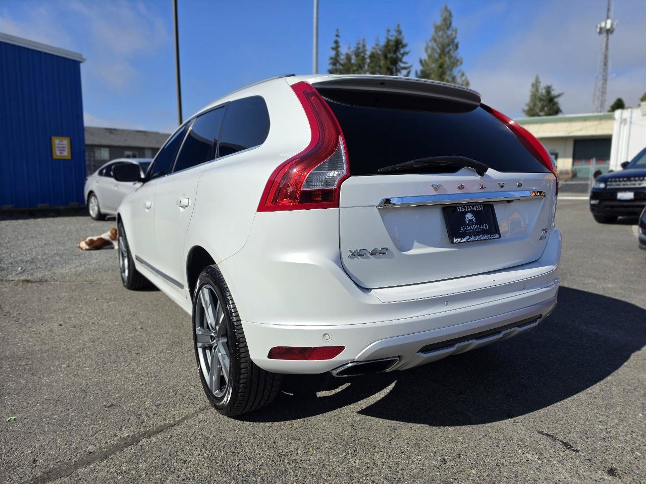 Used 2017 Volvo XC60 T6 Dynamic w/ Preferred Option Package AWD/4WD image 7