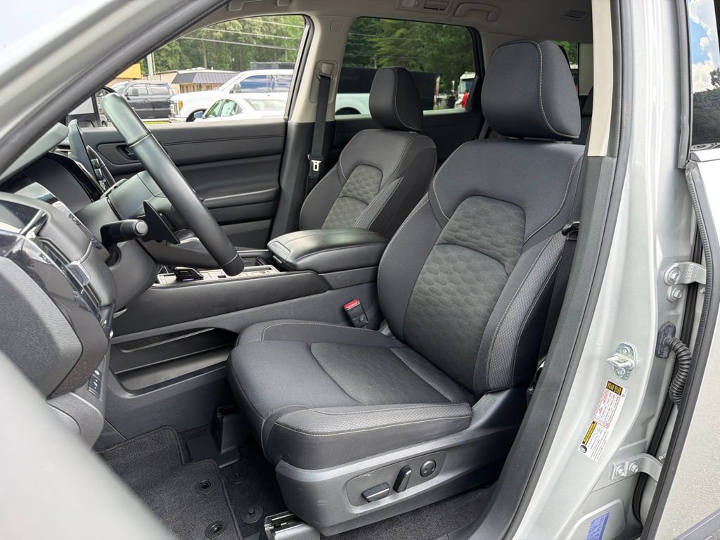 Used 2024 Nissan Pathfinder SV FWD image 18