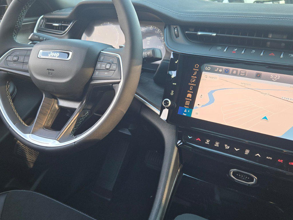 New 2027 Jeep Grand Cherokee Altitude AWD/4WD image 9