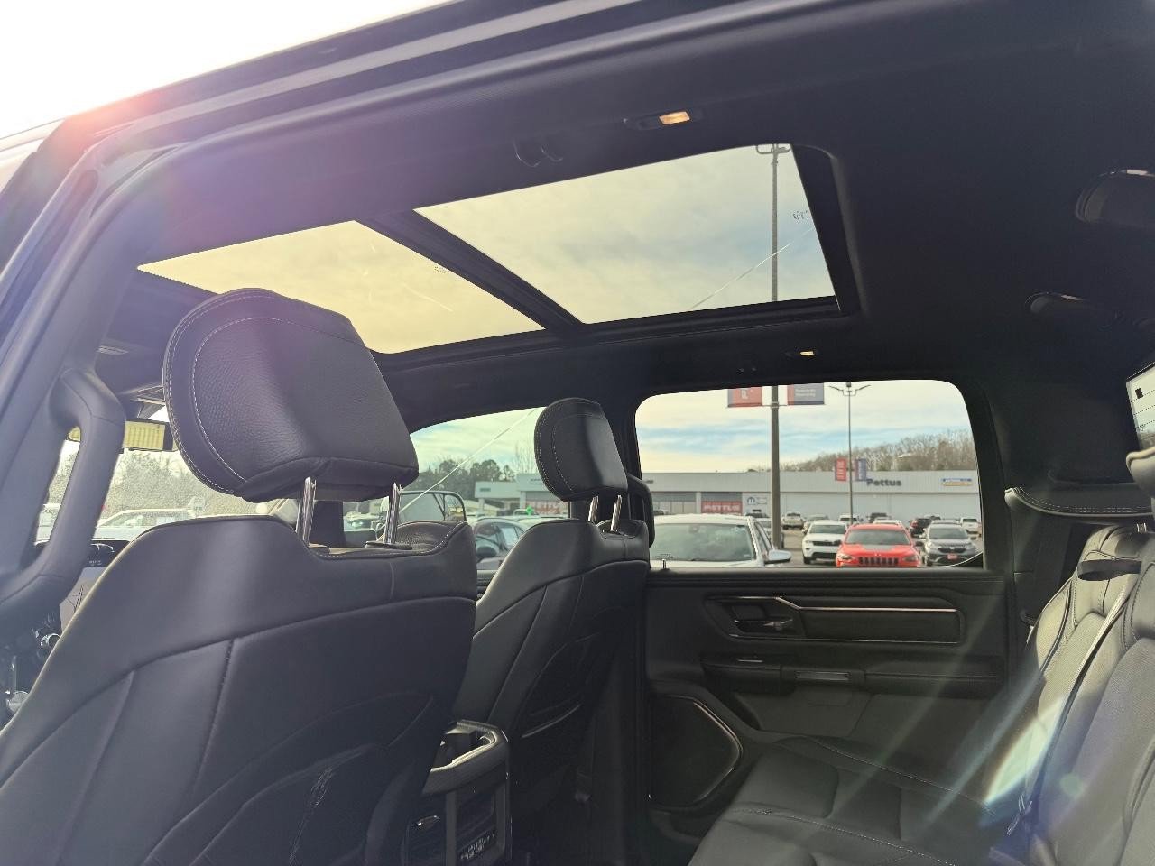 Used 2023 RAM 1500 Limited image 10