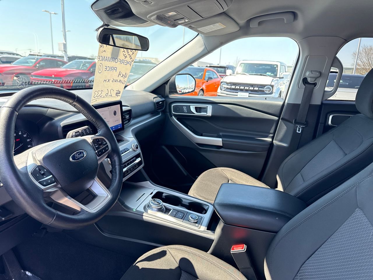 Used 2023 Ford Explorer XLT AWD/4WD image 12