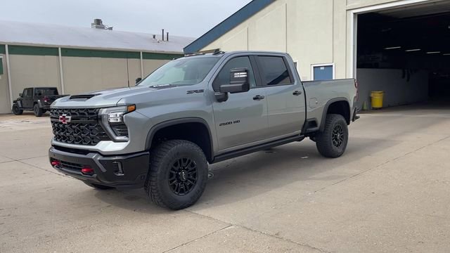 New 2026 Chevrolet Silverado 2500 ZR2 w/ LPO, Dark Essentials Package AWD/4WD image 4