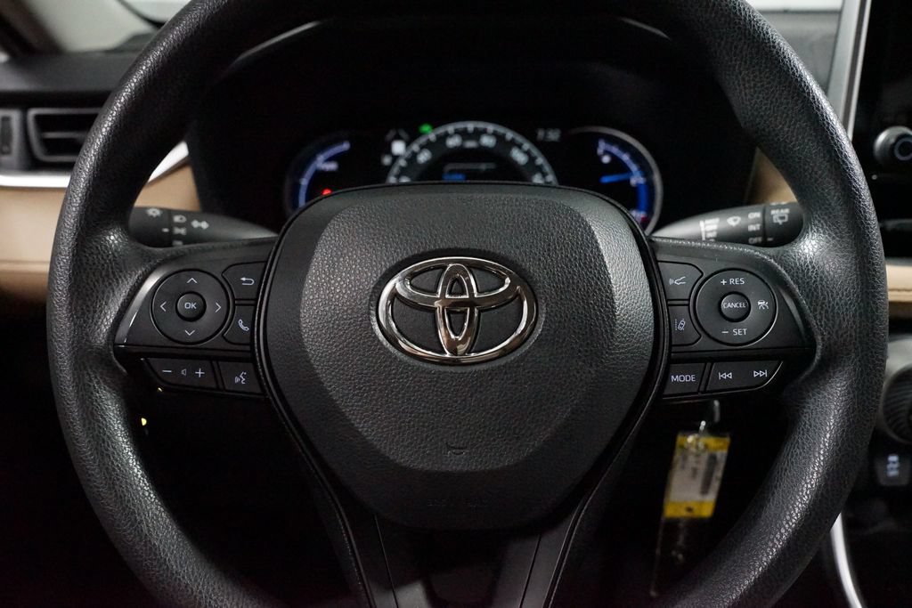 Certified 2025 Toyota RAV4 LE AWD/4WD image 12