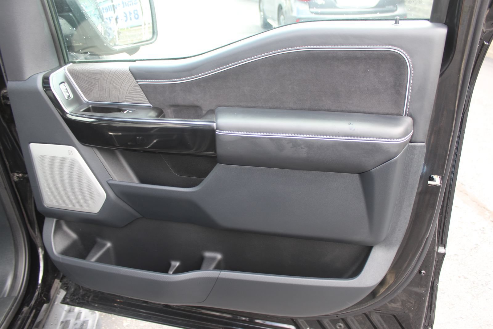 Used 2023 Ford F150 Lightning Platinum AWD/4WD image 14