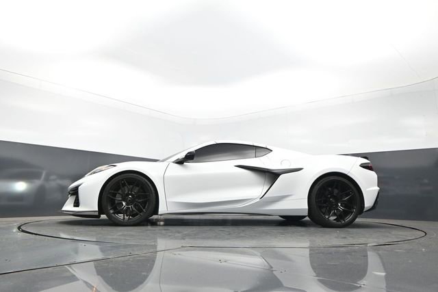 Used 2023 Chevrolet Corvette Z06 RWD image 25