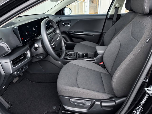 Used 2025 Kia K4 FWD image 11