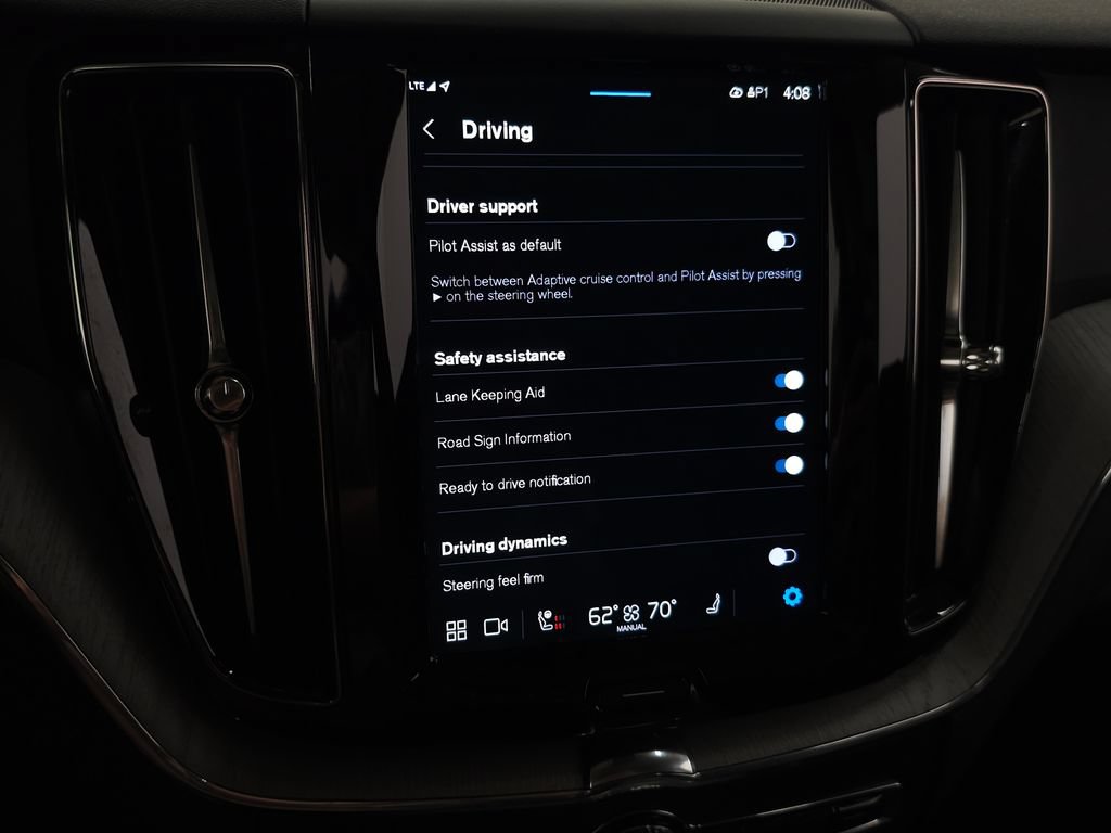 Certified 2025 Volvo XC60 B5 Plus AWD/4WD image 28