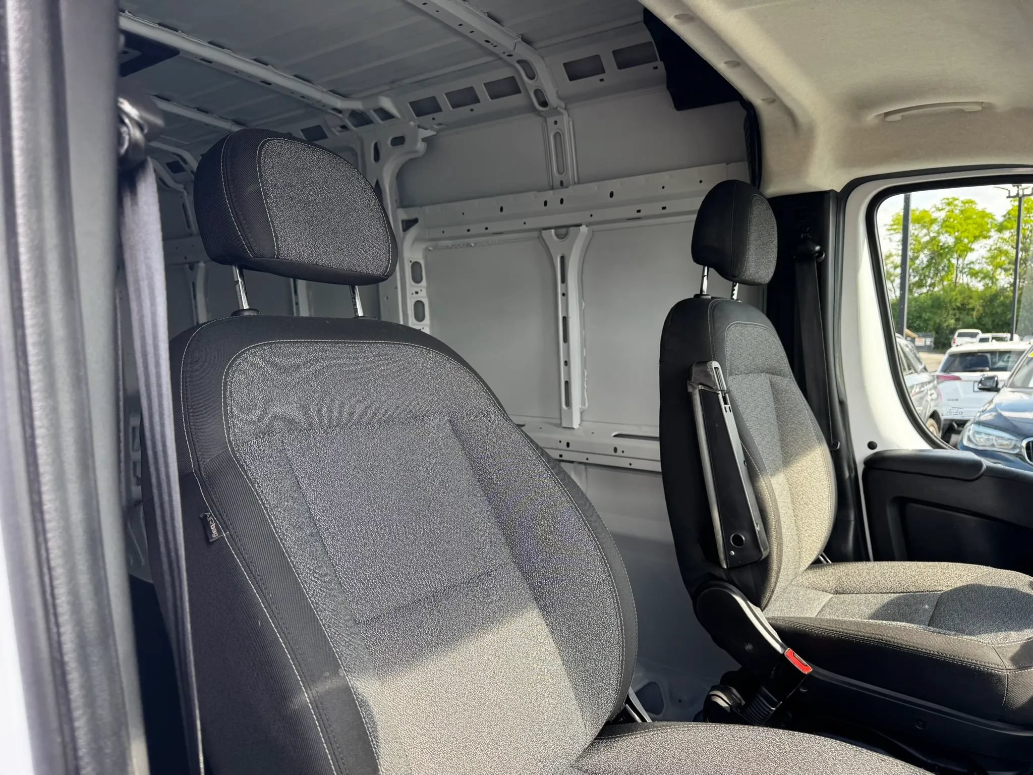 Used 2025 RAM ProMaster 2500 w/ Convenience Group FWD image 12