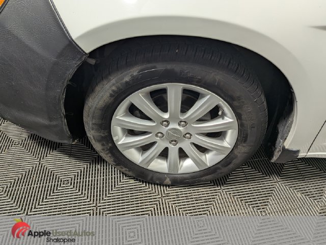 Used 2012 Chrysler 200 Touring FWD image 35
