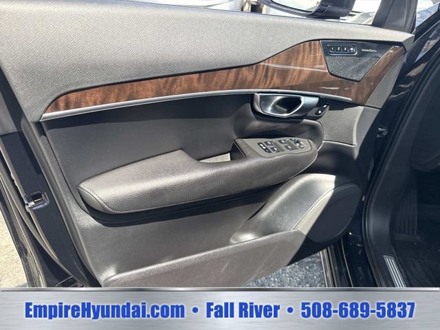 Used 2019 Volvo XC90 T5 Momentum w/ Multimedia Package AWD/4WD image 18