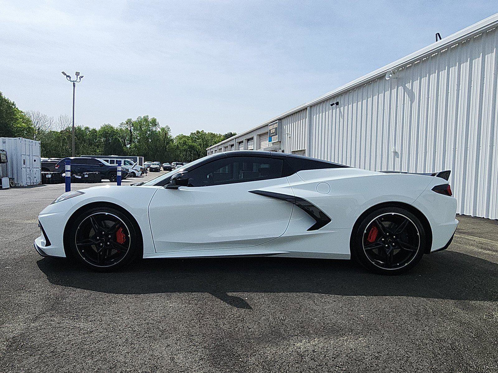 Used 2023 Chevrolet Corvette Stingray Premium Conv w/ Z51 Performance Package image 2