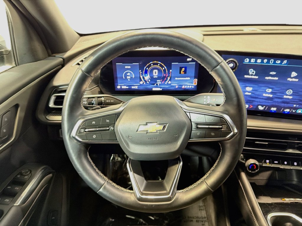 Used 2025 Chevrolet Traverse LT AWD/4WD image 25