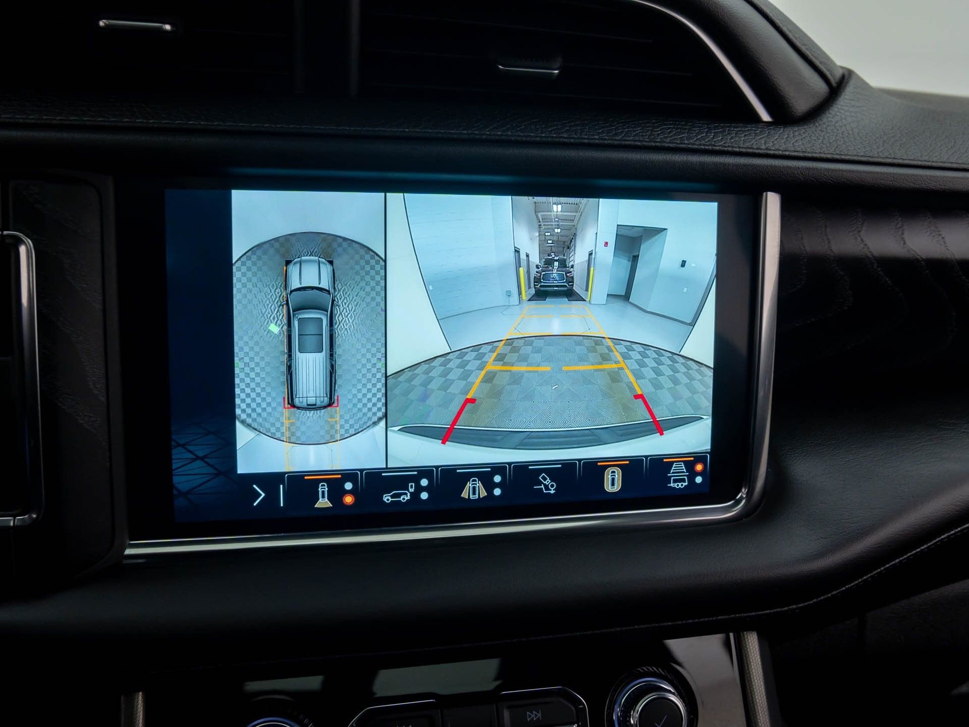 Used 2023 GMC Yukon Denali w/ Denali Reserve Package image 27