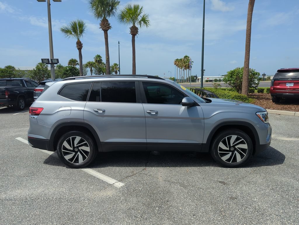 Used 2024 Volkswagen Atlas SE FWD image 3