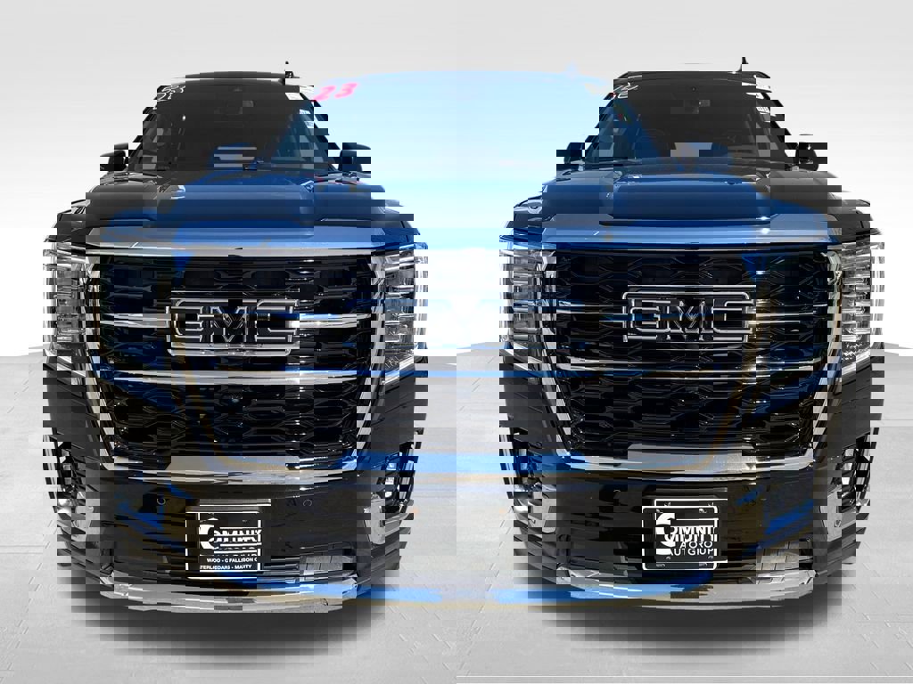 Used 2023 GMC Yukon SLT w/ SLT Luxury Package image 9