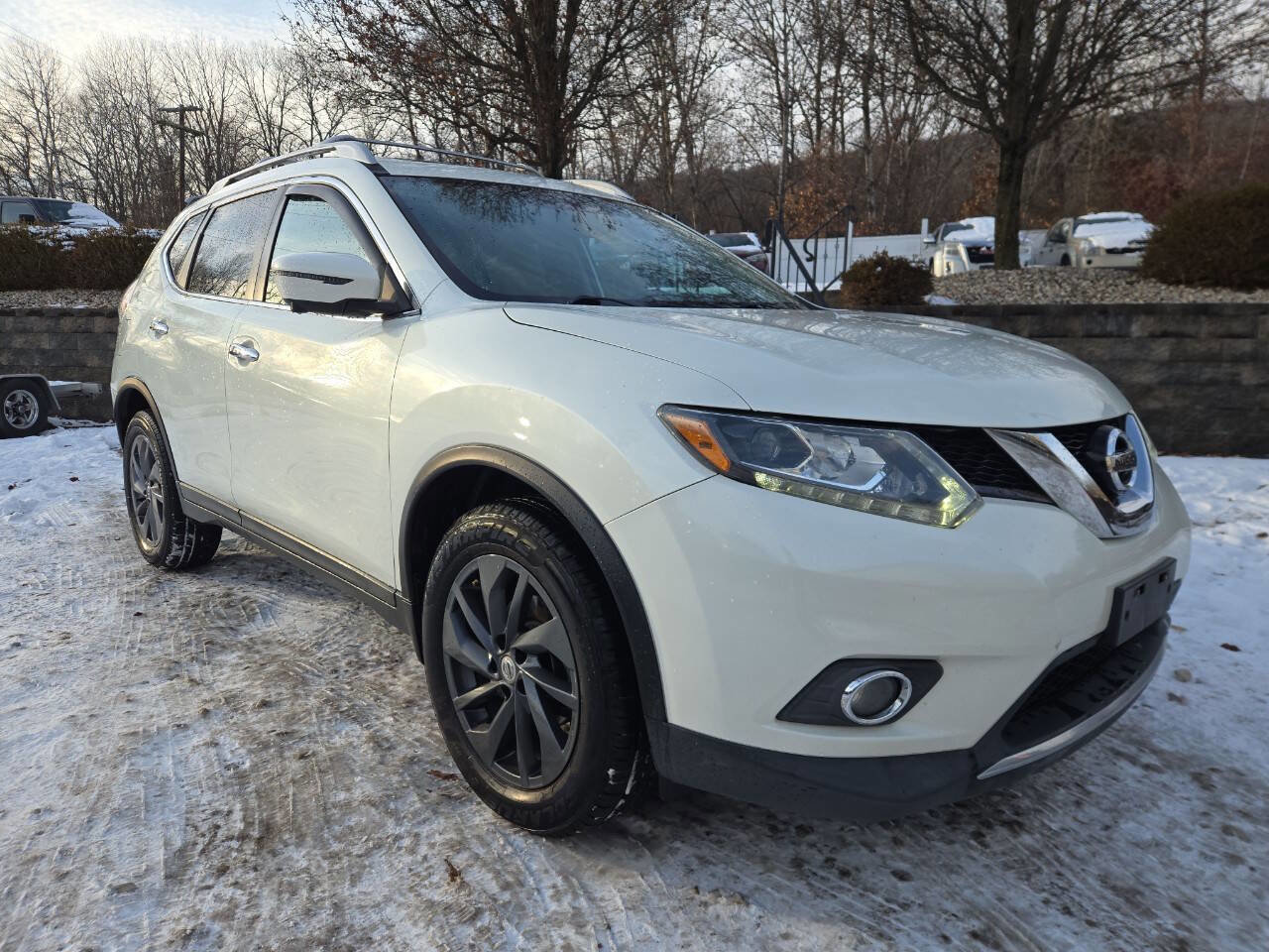 Used 2016 Nissan Rogue SL w/ SL Premium Package image 1