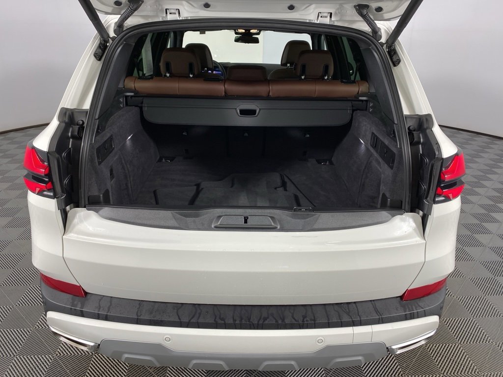 Used 2026 BMW X5 xDrive40i w/ Climate Comfort Package image 33