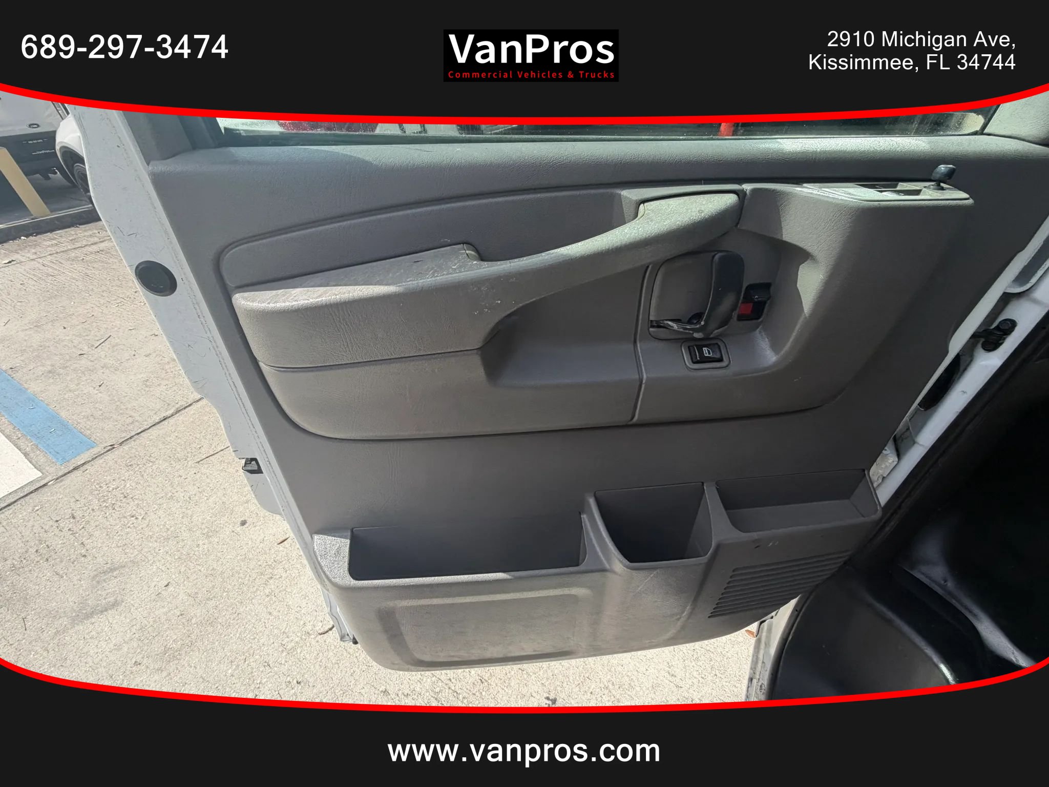 Used 2014 Chevrolet Express 3500 Extended RWD image 8