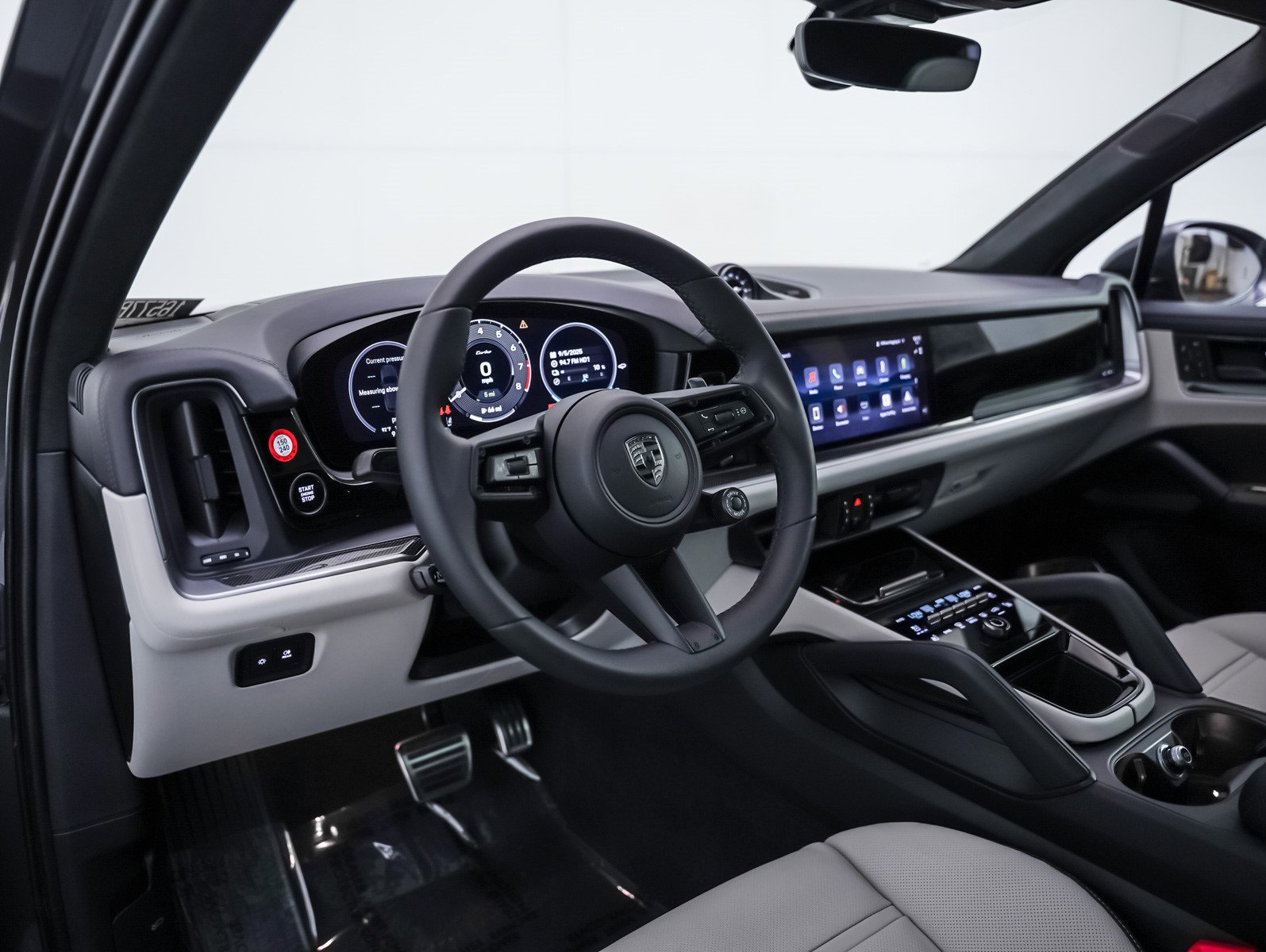 New 2026 Porsche Cayenne Turbo image 4