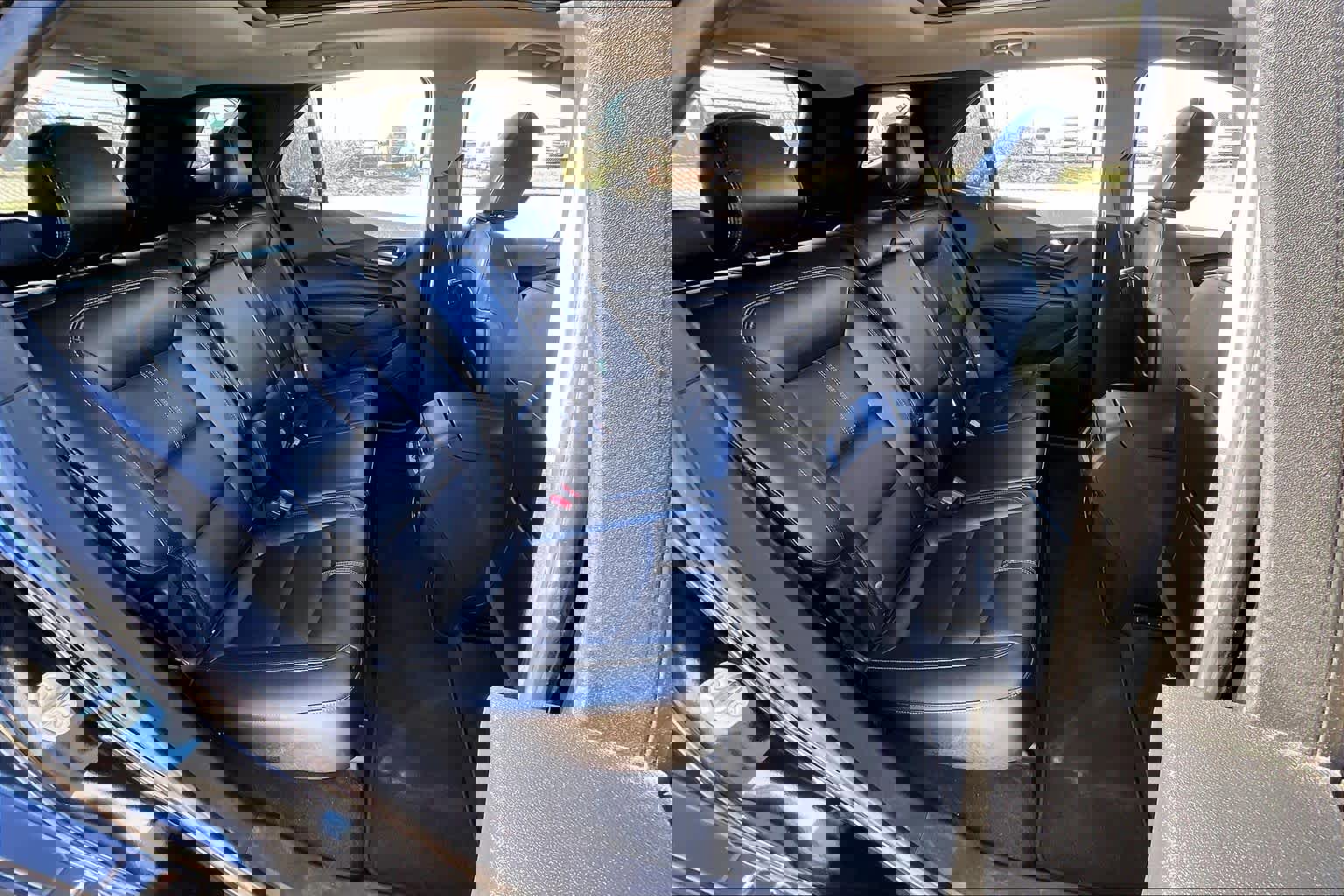 Used 2023 Chevrolet Equinox Premier image 18