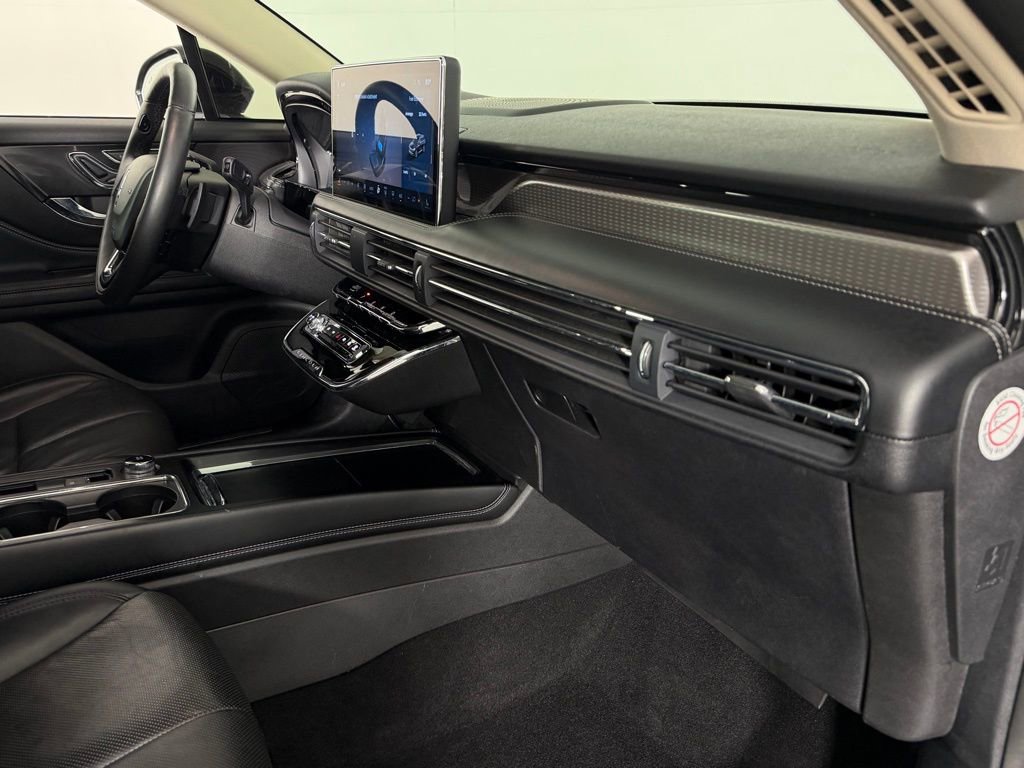 Used 2024 Lincoln Corsair Reserve w/ Equipment Group 201A image 31