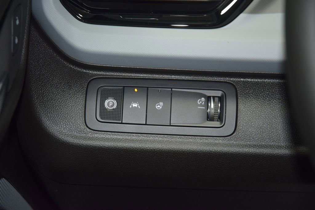 New 2027 Chevrolet Bolt LT w/ Comfort Package image 30