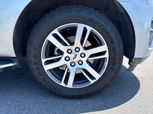 Used 2023 Ford Expedition Max Limited AWD/4WD image 11