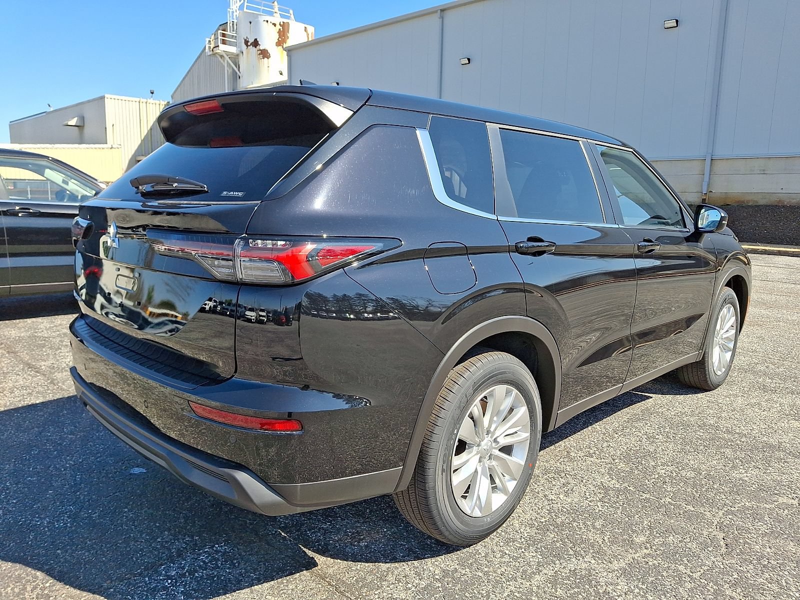 New 2026 Mitsubishi Outlander ES AWD/4WD image 8
