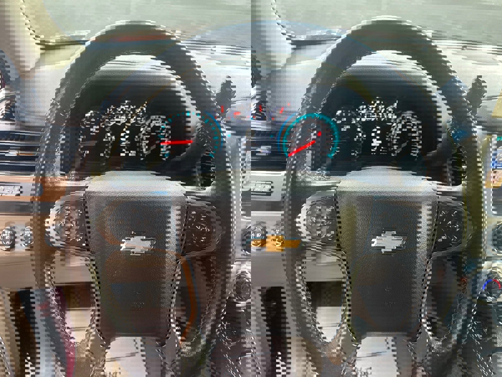 Used 2017 Chevrolet Suburban Premier image 23