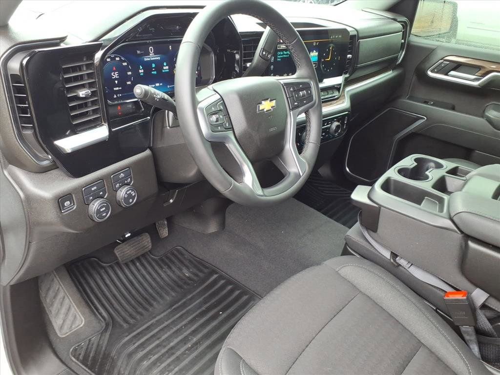Used 2026 Chevrolet Silverado 1500 LT image 11