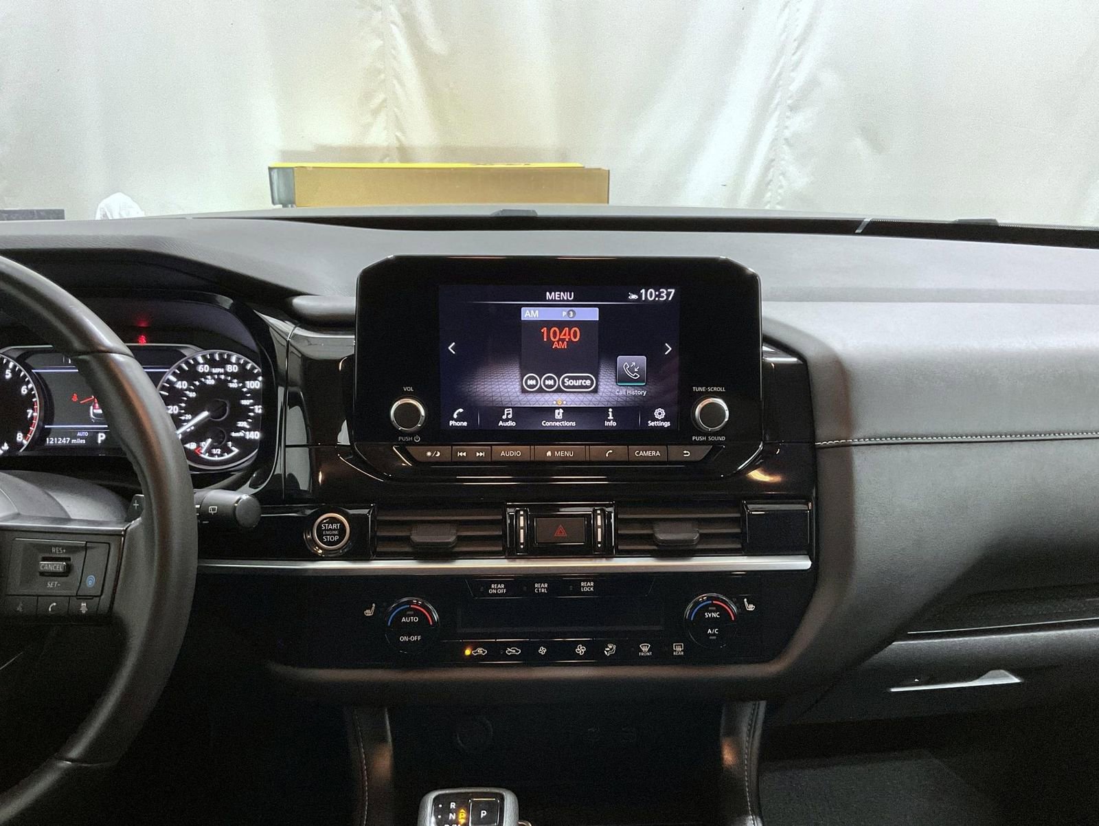 Used 2024 Nissan Pathfinder SV w/ Black Appearance Package AWD/4WD image 13