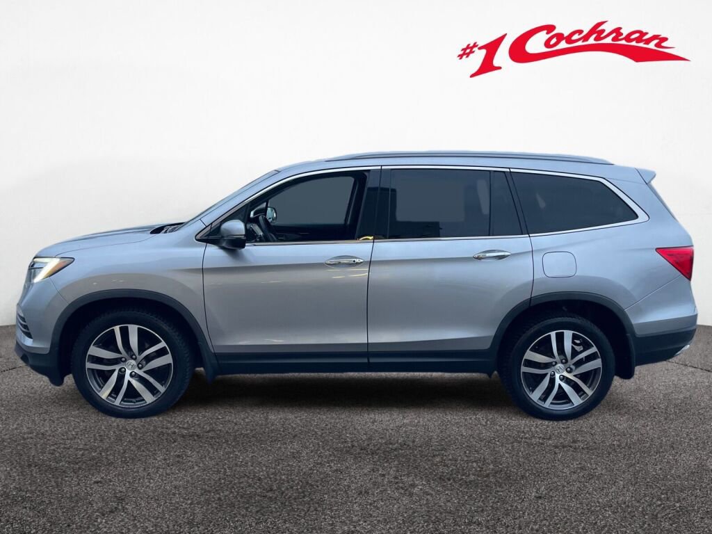 Used 2017 Honda Pilot Touring image 16