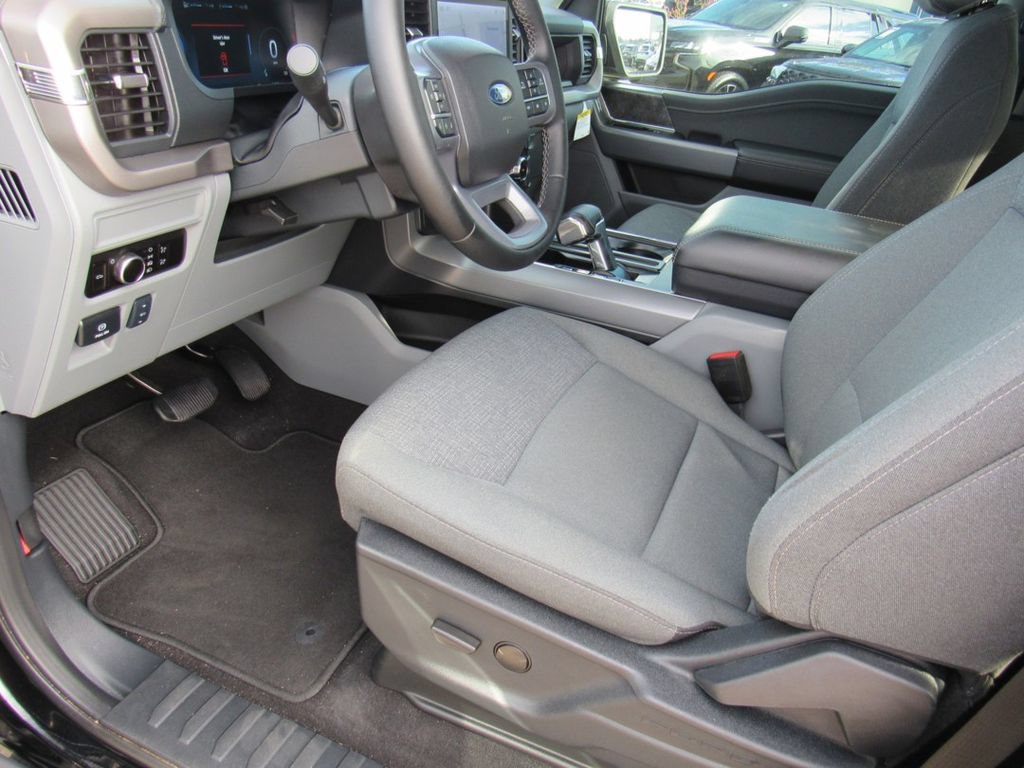 Certified 2025 Ford F150 Lightning XLT AWD/4WD image 15