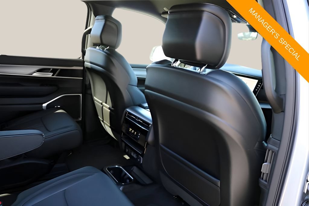 New 2026 Jeep Grand Wagoneer L Limited AWD/4WD image 17