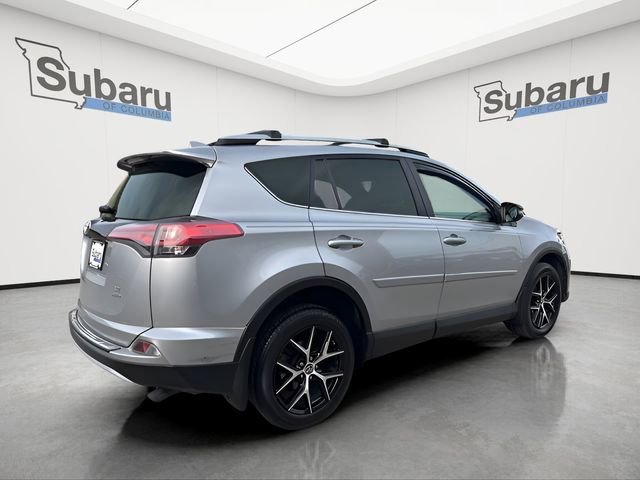 Used 2016 Toyota RAV4 SE image 7