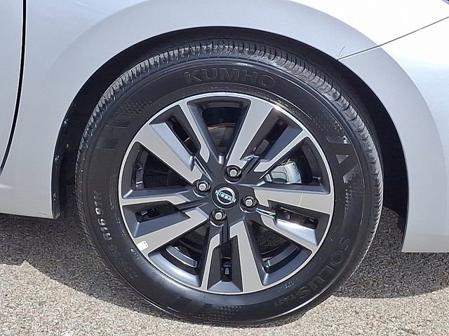 Used 2025 Nissan Versa SV image 8