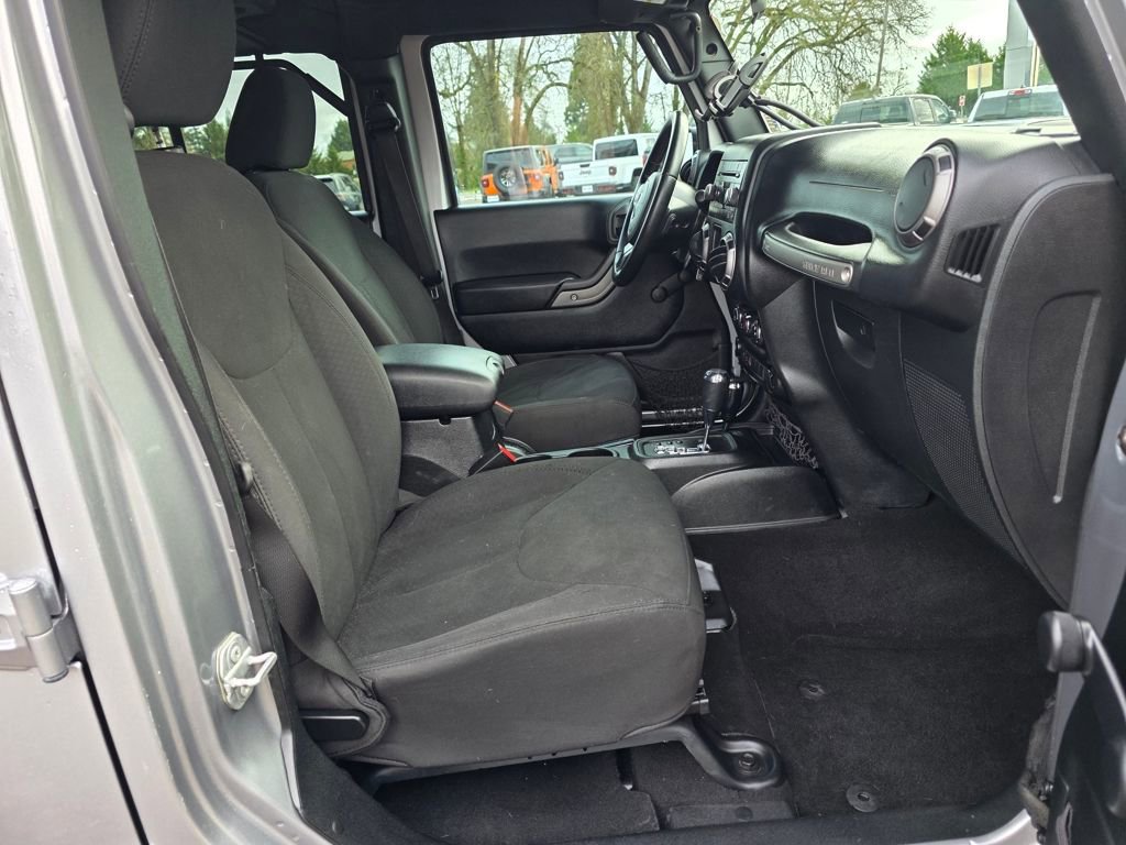 Used 2018 Jeep Wrangler Unlimited Sport w/ Connectivity Group image 21