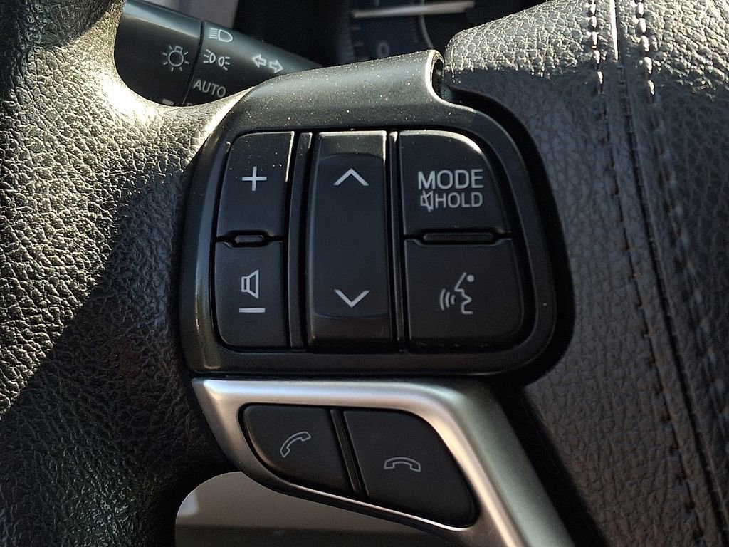 Used 2020 Toyota Sienna L image 19