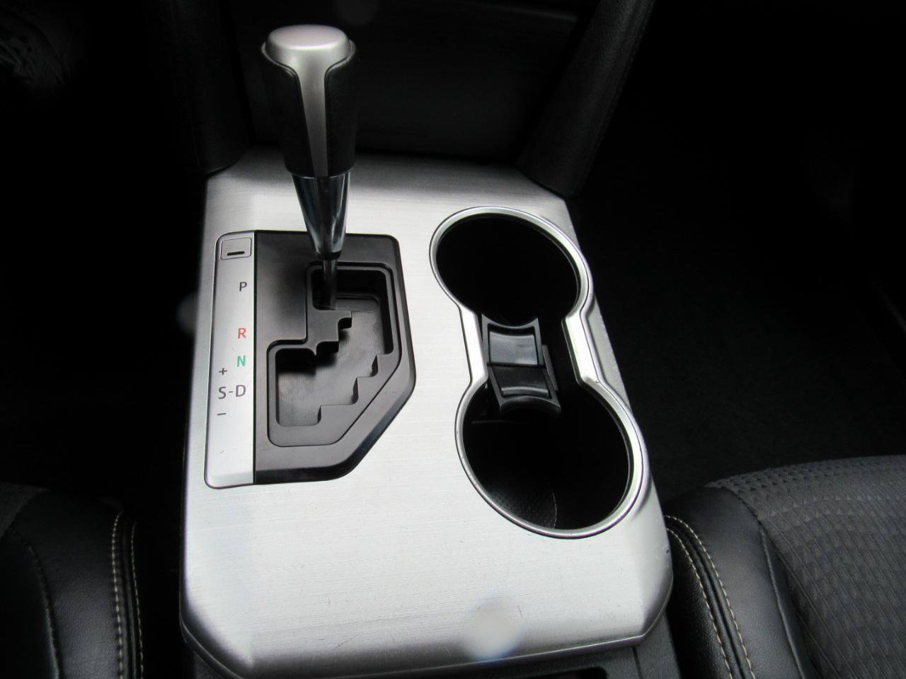 Used 2012 Toyota Camry SE FWD image 21