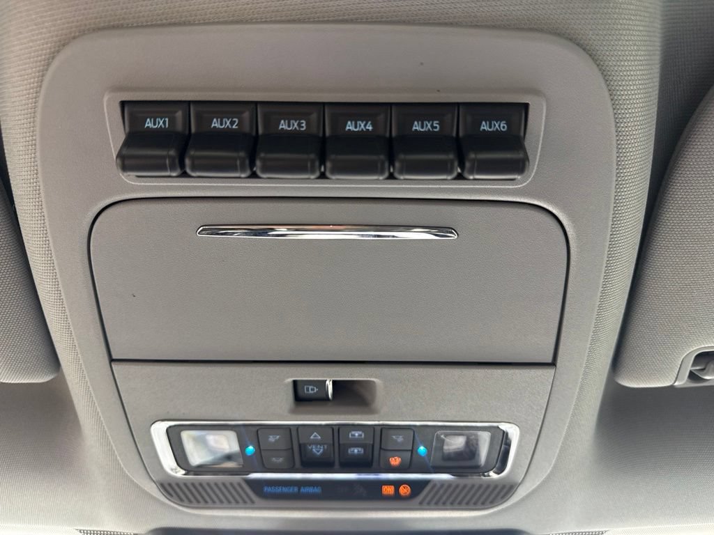 Used 2025 Ford F350 Lariat w/ Lariat Ultimate Package AWD/4WD image 29