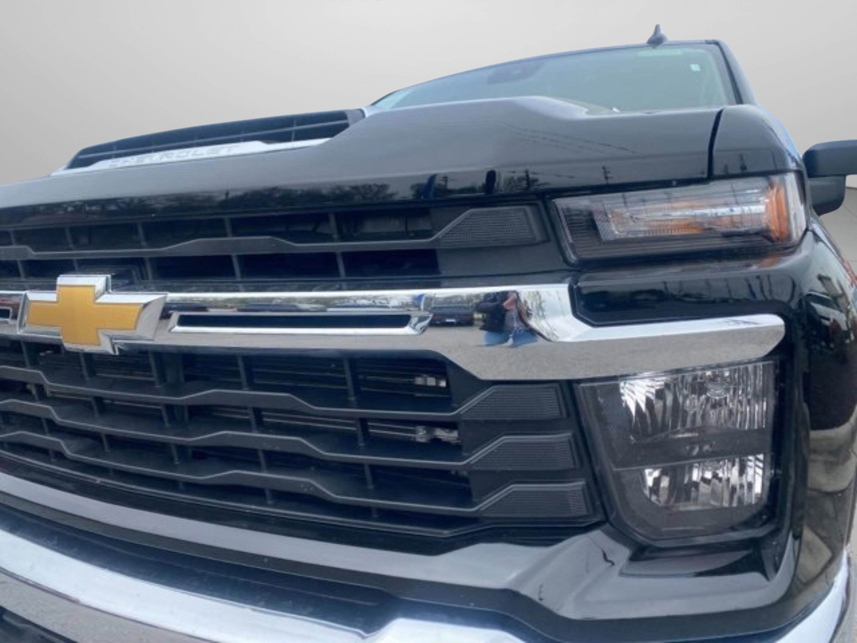 Used 2025 Chevrolet Silverado 2500 LT w/ Convenience Package AWD/4WD image 9